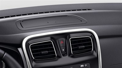 Renault Logan - dashboard storage