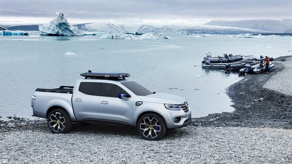 Renault Alaskan Concept - profile view - Northern French landscape