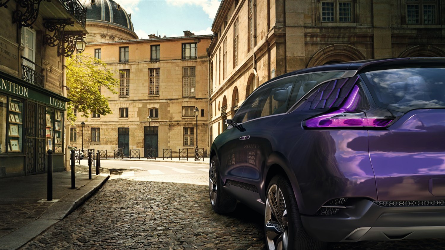 Renault Initiale Paris Concept - 3/4 rear view on cobbled street