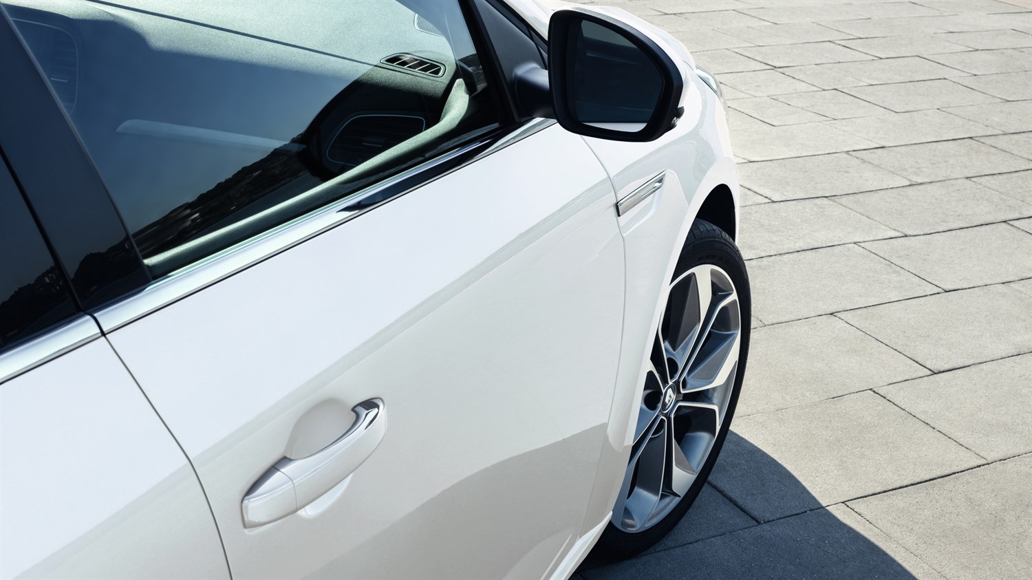 رينو ميجان باب الأمامي