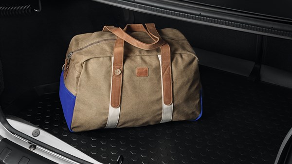 Renault LOGAN - Boot open
