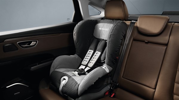 رينو تاليسمان - Isofix